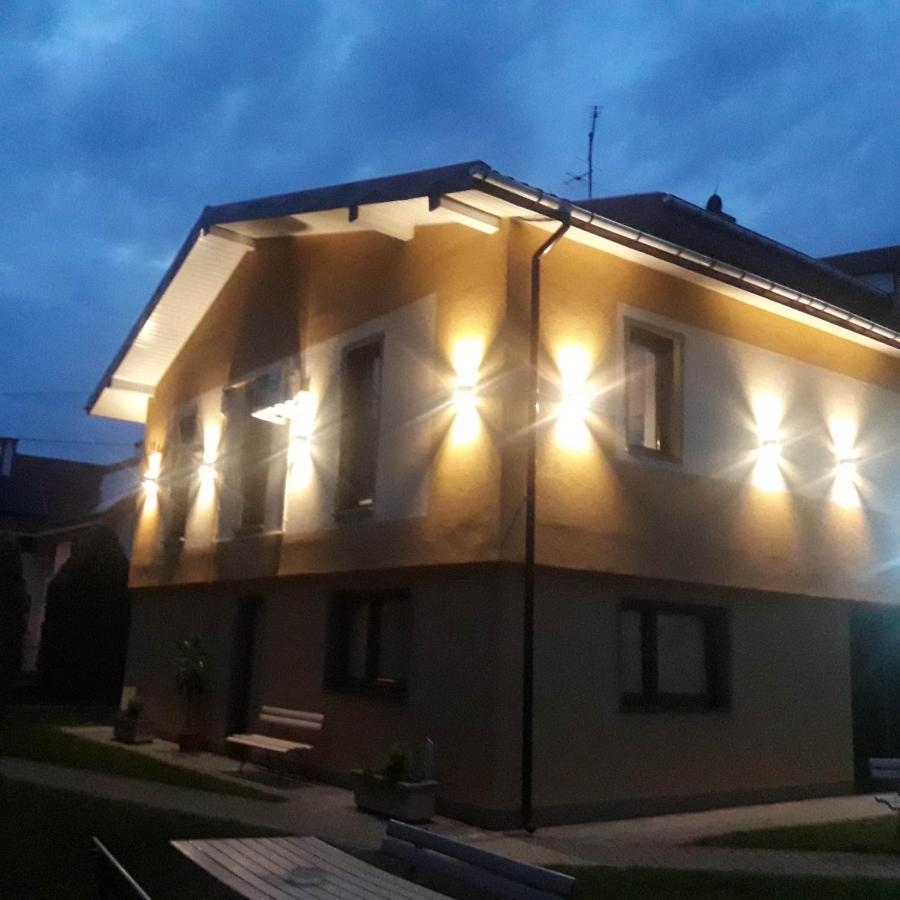 Noclegi I Restauracja Gracja Bełchatów Extérieur photo