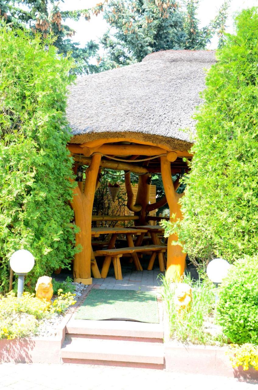 Noclegi I Restauracja Gracja Bełchatów Extérieur photo